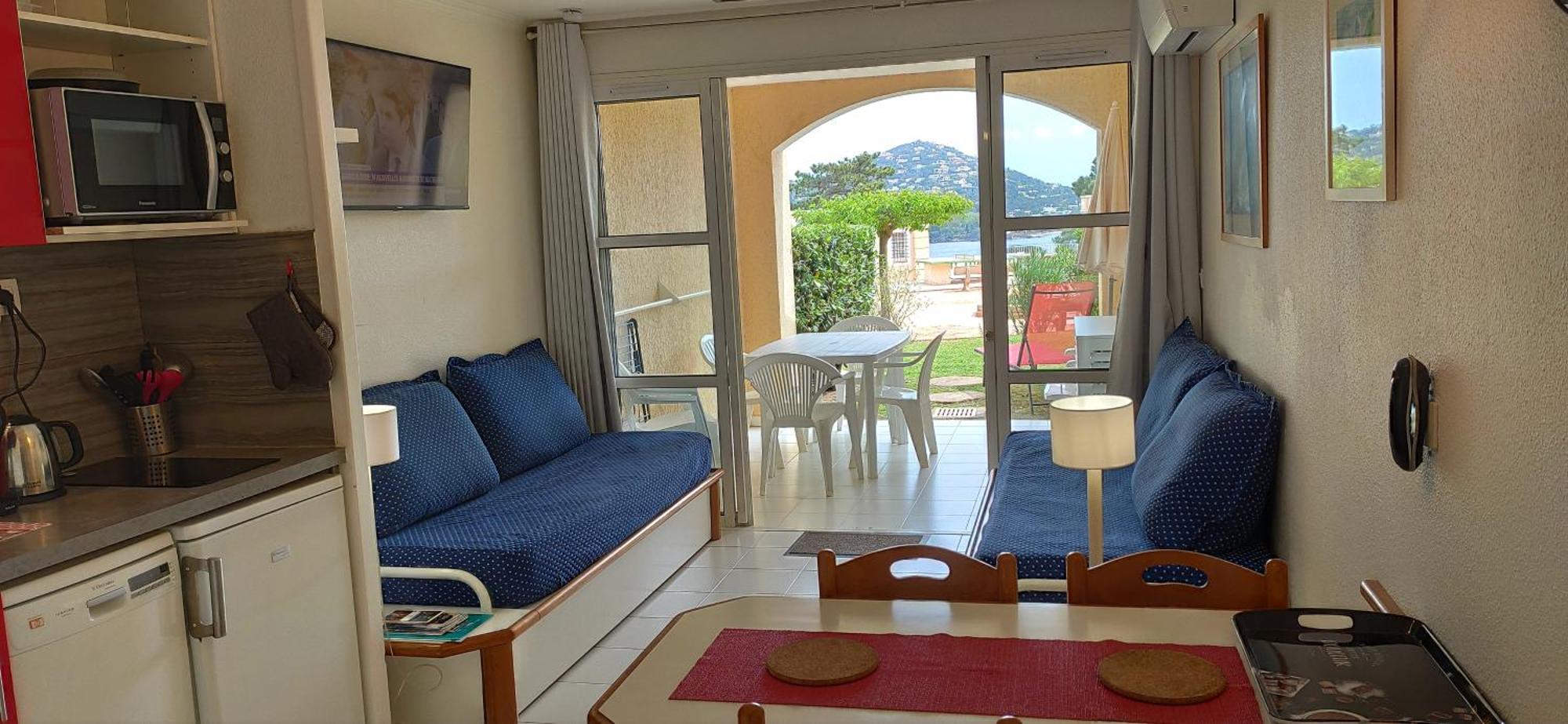 Agay Cap Esterel, Le Village Belvedere T2 Climatise Rez-De-Jardin, Vue Mer, Piscine Et Parking Inclus Saint-Raphaël Kültér fotó